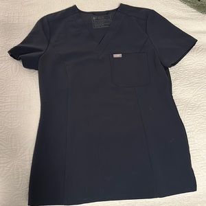 FIGS Slim Caterina One Pocket Scrub Top